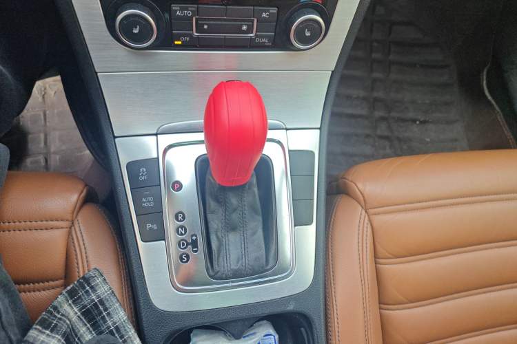 Used Volkswagen FAW-Volkswagen CC 2011 1.8TSI Luxury Model Gear Lever