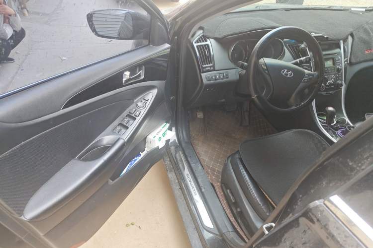 Used Hyundai Sonata 2014 2.0L Automatic Luxury Edition Driver Seat