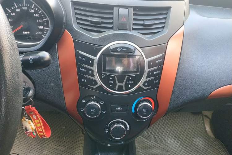 Used FAW Xiali N7 2014 1.3L Manual Sport Luxury Model Audio And AC Panel