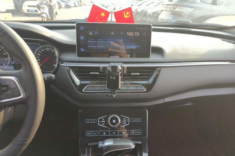 Used Hongqi H5 2018 30TD Dynamic Edition
