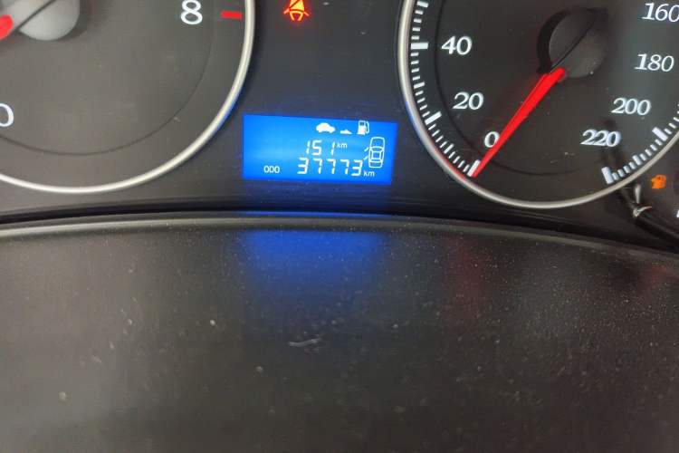 Used Geely Auto Diamond 2017 1.5L Manual Value-Added Model Odometer Close Up