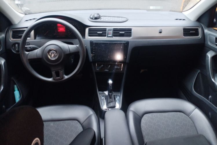 Used Volkswagen Santana 2015 1.6L Automatic Comfort Edition Center Console