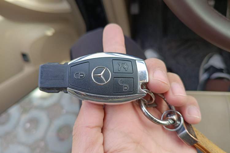 Used Mercedes-Benz R-Class 2017 R 320 4MATIC Business Edition Prestige Model