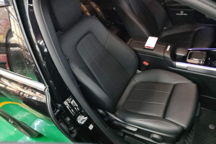 Used Mercedes-Benz GLB 2022 GLB 200 Dynamic Edition Right Front Seat