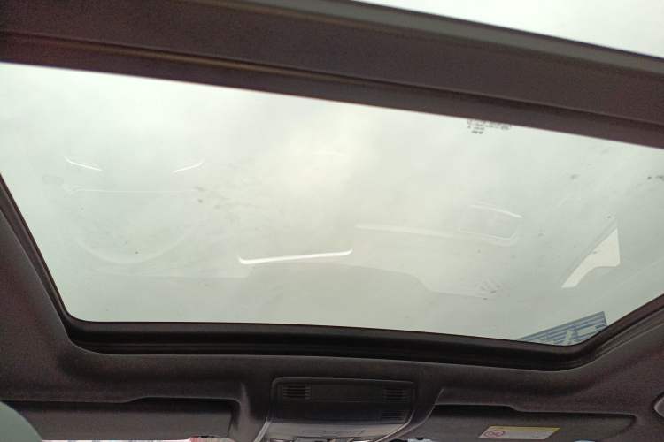 Used Volkswagen T-ROC 2023 300TSI DSG Two-Wheel-Drive Chen Guang Edition
