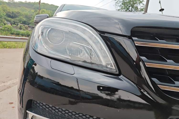 Used Mercedes-Benz M-Class 2014 ML 400 4MATIC Dynamic Model Right Front Headlight