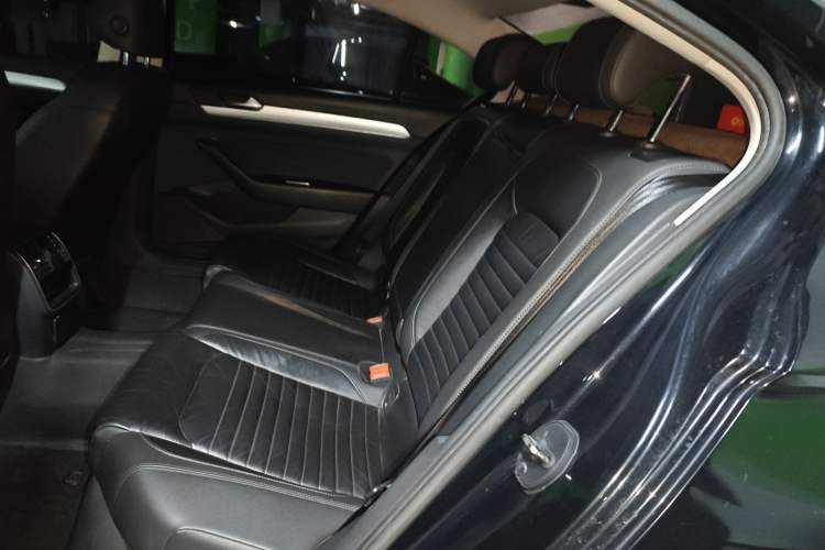 Used Volkswagen Magotan 2018 280TSI DSG Comfort Model
