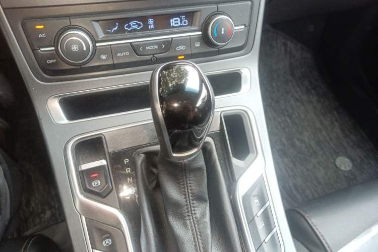 Used Geely Auto Vision S1 2019 Upgraded Model 1.5L CVT Luxury Version
