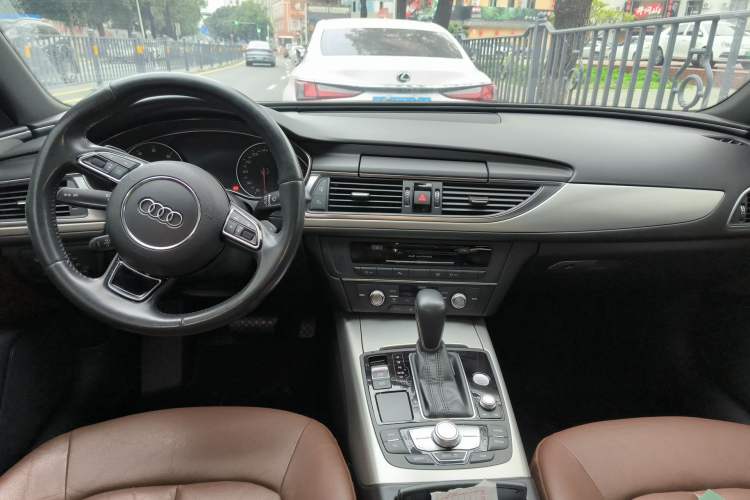 Used Audi A6L 2018 30th Anniversary Edition 35 TFSI Sport Edition Center Console