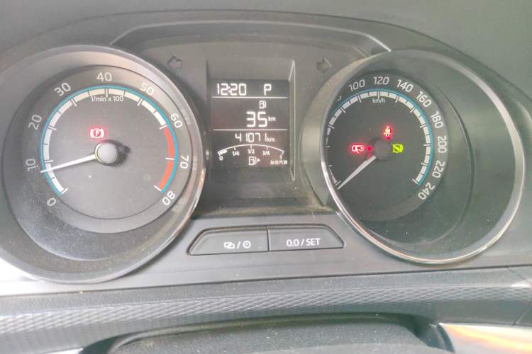 Used Skoda Kamiq 2020 1.5L Automatic Comfort Edition Odometer Close Up