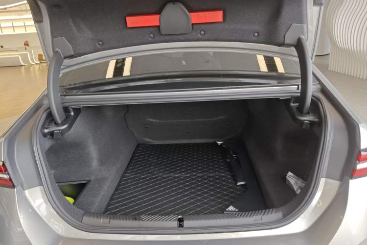 Used BMW 5 Series 2024 530Li Luxury Edition M Sport Package