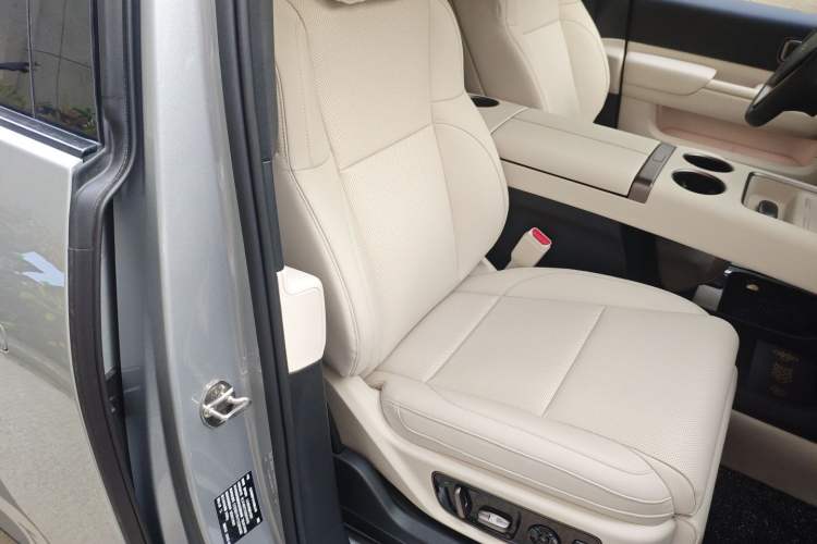 Used Li Auto MEGA 2025 Home Family Special Edition