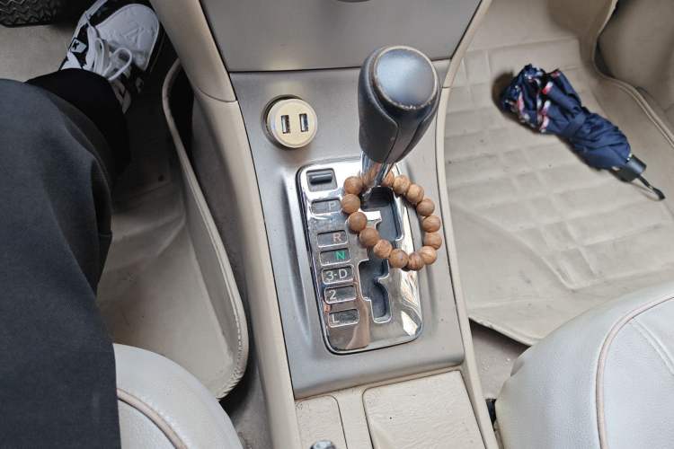 Used Toyota Corolla EX 2013 1.6L Automatic Excellence Edition Gear Lever