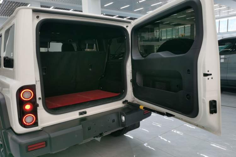 Used 212 T01 2024 2.0T Mechanic
