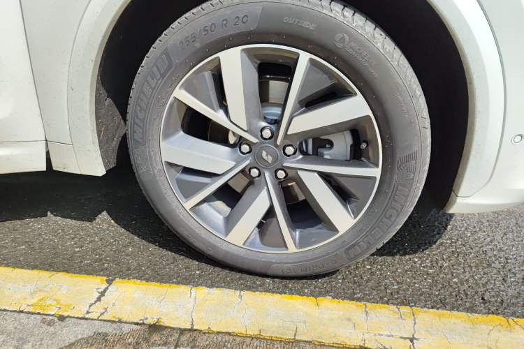 Used Li Auto L7 2023 Air model Right Front Wheel Hub