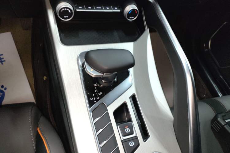 Used Geely Auto Coolray 2024 1.5T DCT Longteng Edition Gear Lever