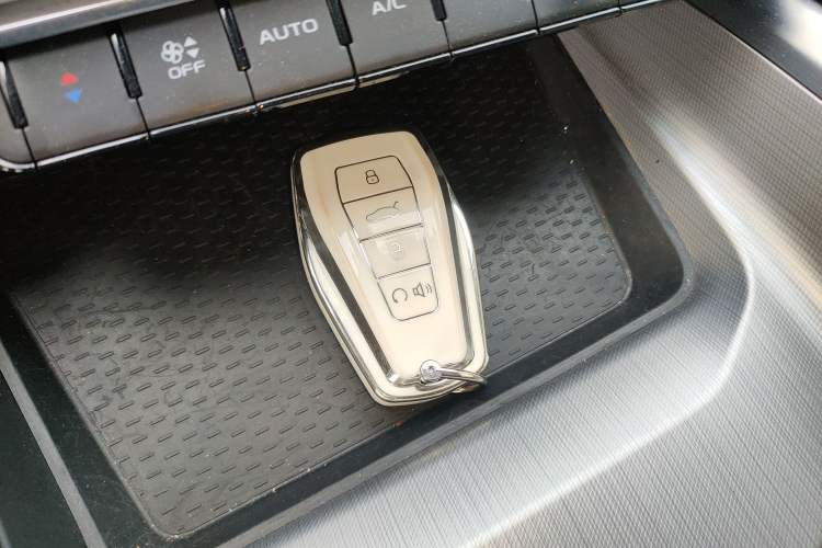 Used Geely Auto Preface 2021 Revised Version 2.0TD Luxury Edition Vehicle Key