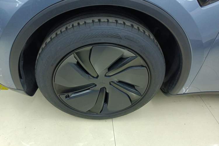 Used Tesla Model Y 2025 Rear-Wheel Drive First Edition
