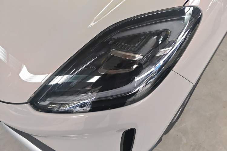 Used Wuling Bingo S 2025 Model 325km Deluxe Edition Left Front Headlight