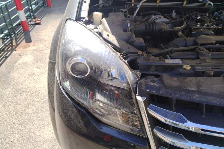 Used Haval H5 Classic 2013 Zhizun Edition 2.0T Manual Two-Wheel Drive Entry-Level Model Right Front Headlight