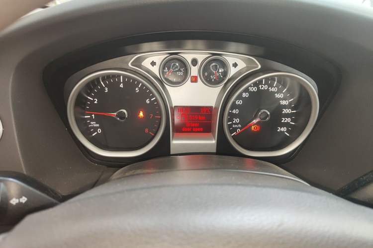 Used Ford Focus 2013 Sedan Classic 1.8L Manual Base Model