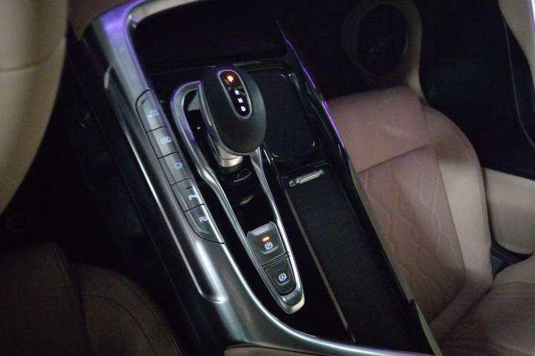 Used VOYAH FREE 2021 Four-Wheel Drive Standard Range-Extended Exclusive Luxury Package
