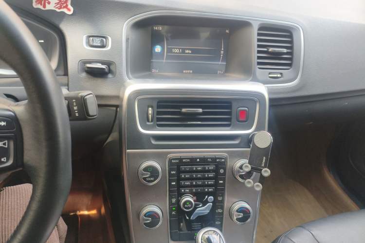 Used Volvo S60 2017 S60L T3 Smart Upgrade Edition Audio And AC Panel