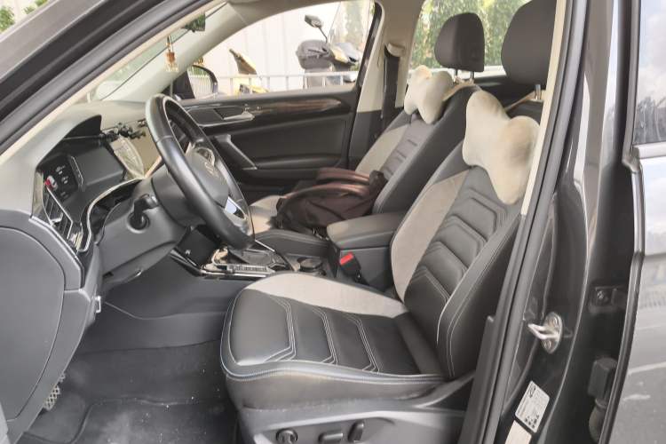 Used Volkswagen Tayron GTE Plug-in Hybrid 2022 1.4T Luxury Edition Left Front Seat