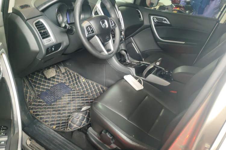 Used JMC Yusheng S350 2013 2.4T Automatic 2WD Diesel Luxury Edition 5 Seats