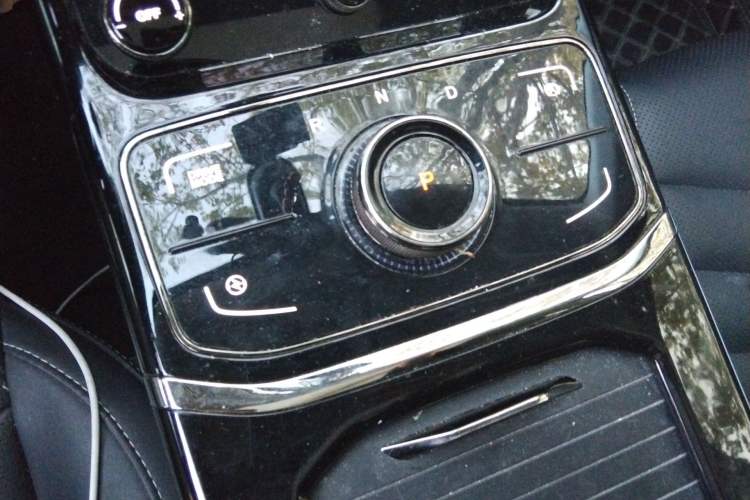 Used NETA U 2022 Zhi400 Pro Ternary Lithium Gear Lever