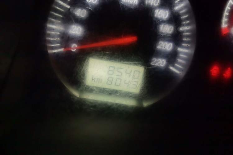 Used Foton Scenic G5 2019 2.0L Restyled New Express 6-Seater Multi-Purpose Passenger Vehicle 1TZ Odometer Close Up