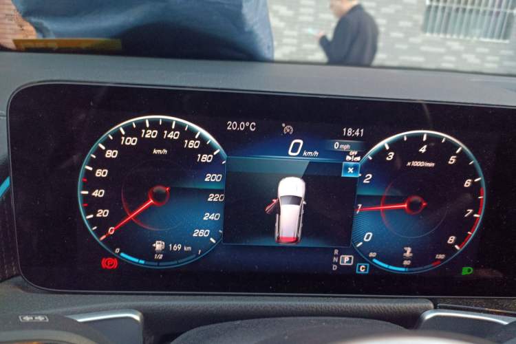 Used Mercedes-Benz GLB 2023 GLB 220 Sport Edition Instrument Cluster