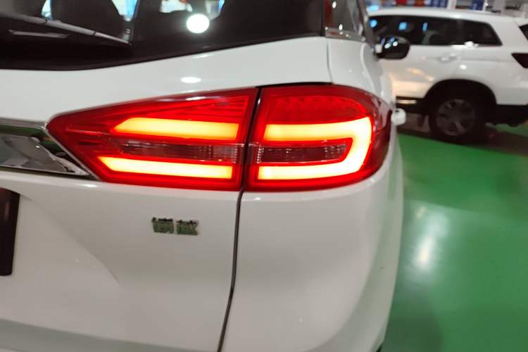 Used Geely Auto Emgrand X7 Sport 2016 1.8TD Automatic ZhiShang Model