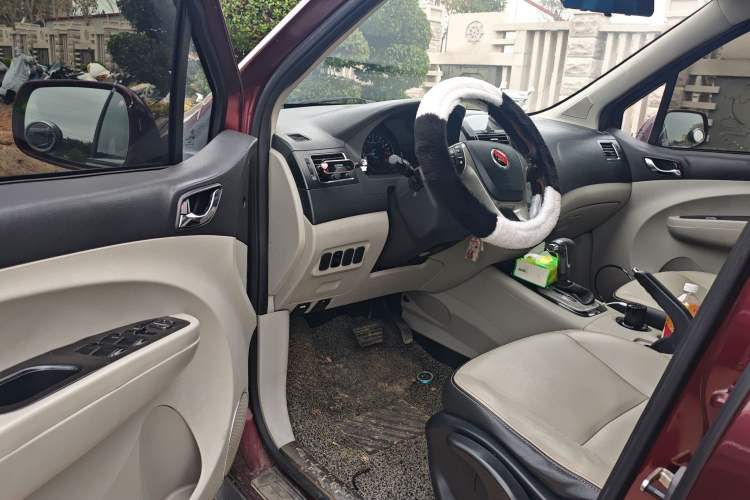 Used FORTHING Joyear XV 2015 1.6L CVT Luxury Model
