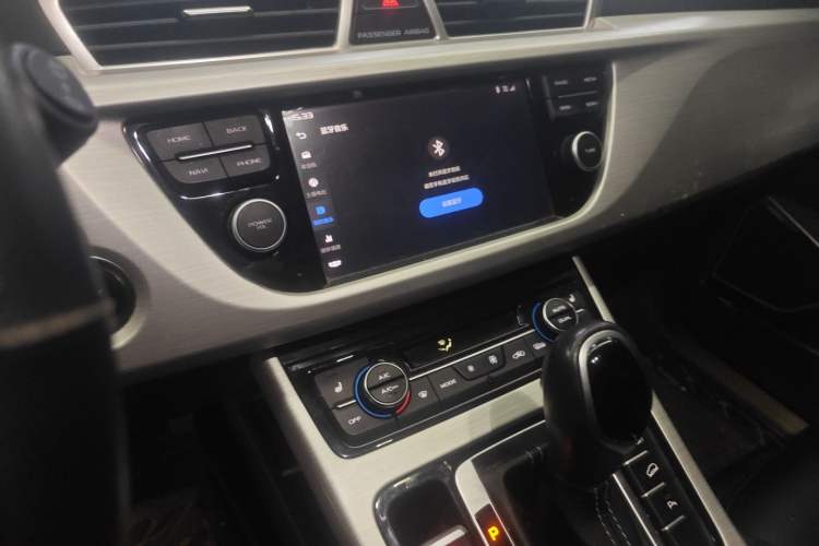 Used Geely Auto Emgrand X7 Sport 2018 1.8TD Automatic Two-Wheel Drive Smart Connect 4G Internet Edition
