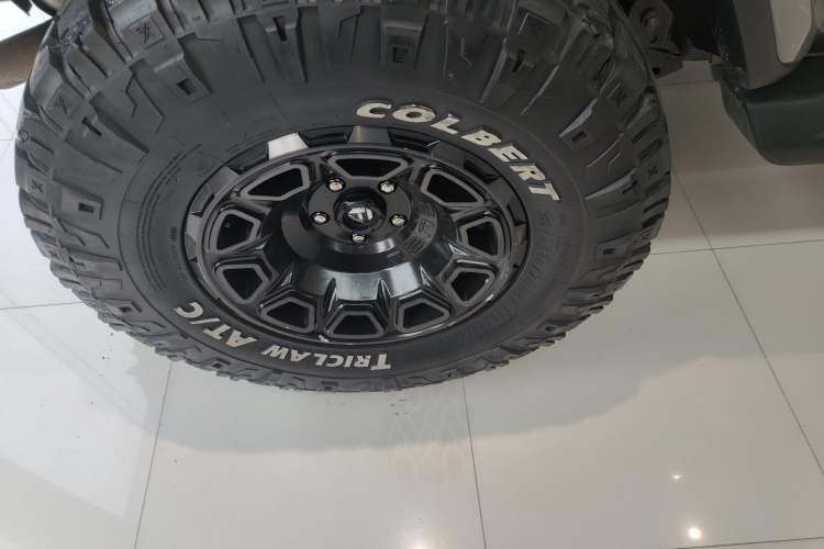 Used Jeep Wrangler 2019 2.0T Sahara Four-Door Version China VI Emission Standard