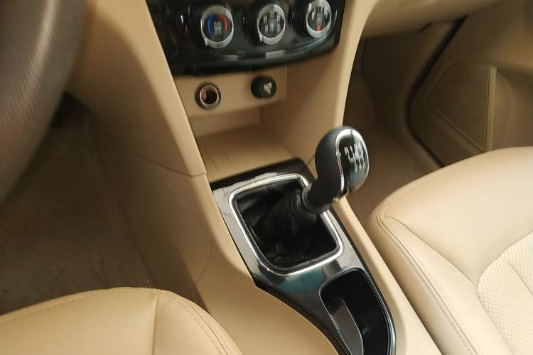 Used Baojun 730 2016 1.5T Manual Comfort Version 7 Seats