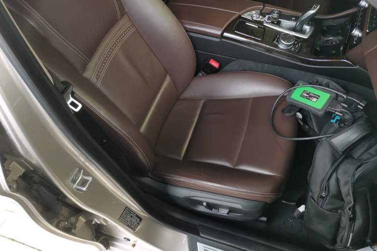 Used BMW 5 Series 2017 525Li Luxury Design Package Right Front Seat