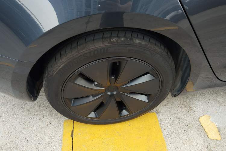 Used Tesla Model 3 2025 Rear-Wheel-Drive Version Exterior 2