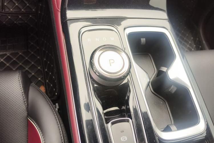 Used SOL QX 2021 300T DCT Prestige Smart Connectivity Version Gear Lever