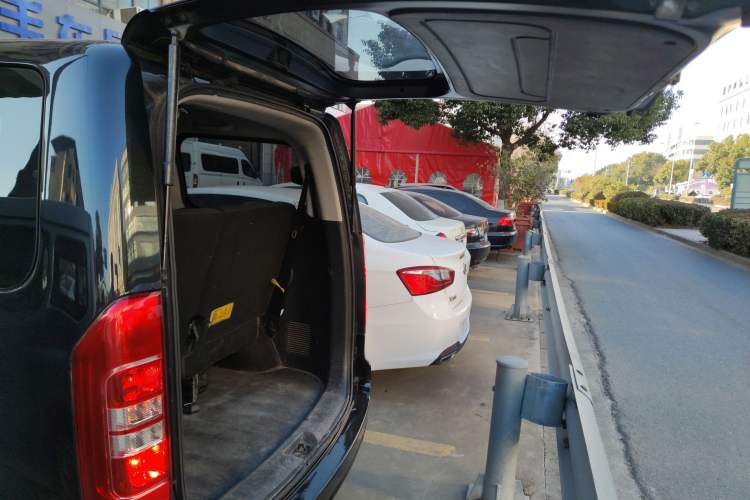 Used JAC Refine M3 2018 1.6L Express Edition 7-Seater