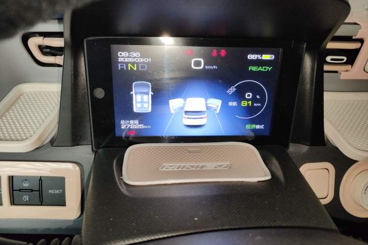 Used Wuling Hongguang MINIEV 2022 Macaron Fashion Model Lithium Iron Phosphate