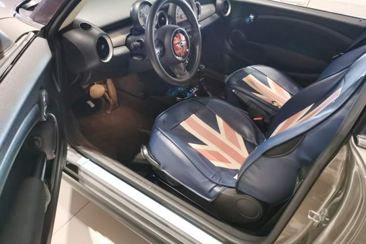 Used MINI 2011 1.6L ONE Driver Seat