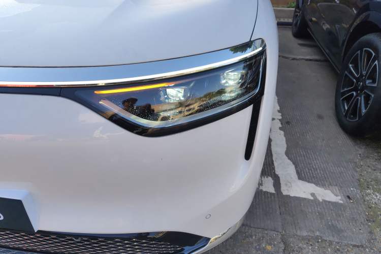 Used Hima AITO M8 2025 Model Pure Electric Max+ Five-Seat Long-Range Version
