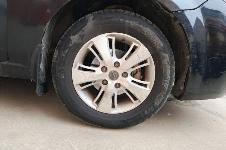 Used Haima Fumei 2012 Sedan 1.6L Manual Elite Edition Right Front Wheel Hub