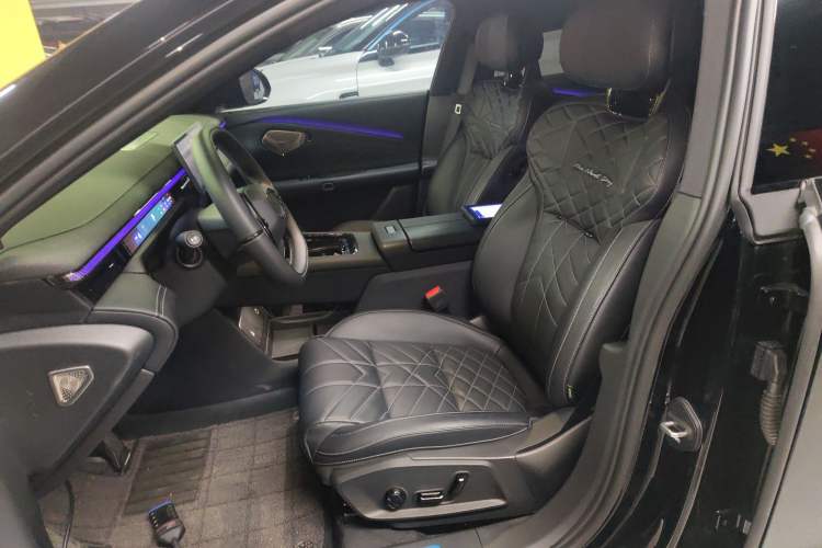 Used Lynk & Co 10 EM-P 2025 Model 120 Four-Wheel Drive Ultra Left Front Seat