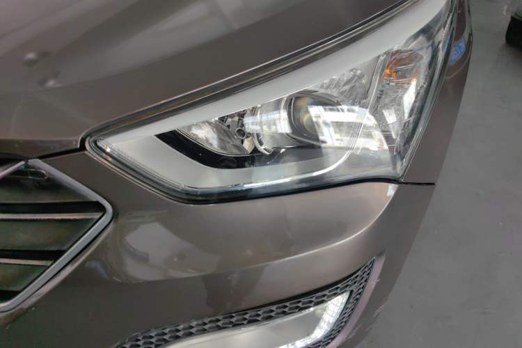 Used Hyundai Santa Fe 2015 2.0T Automatic Two-Wheel Drive Smart Version 5 Seats
