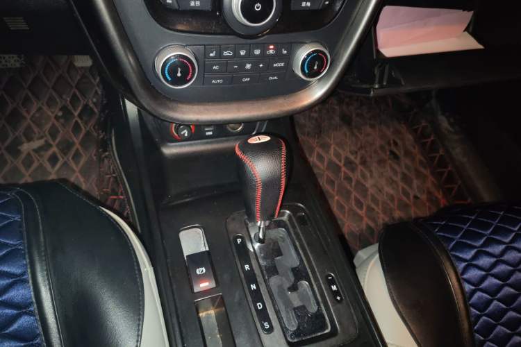 Used Bestune X80 2015 1.8T Automatic Luxury Model Gear Lever