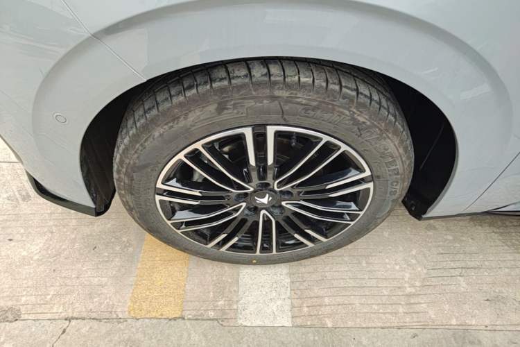 Used ARCFOX T1 2025 Model 425 MAX Exterior 4