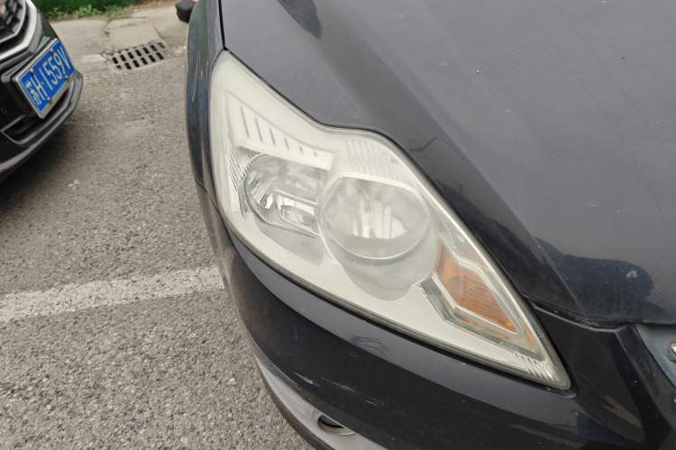 Used Ford Focus 2013 Sedan Classic 1.8L Manual Base Model
